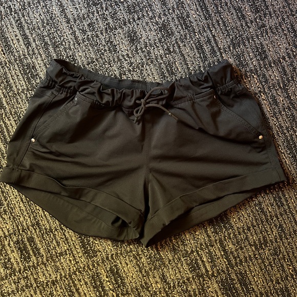 Vintage Lululemon cargo shorts - Picture 1 of 3